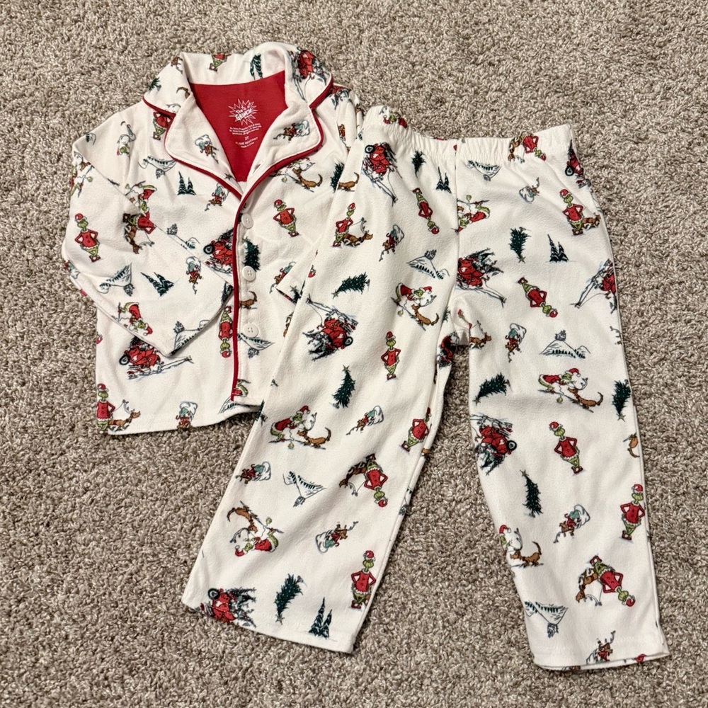 The Grinch Pajama Set